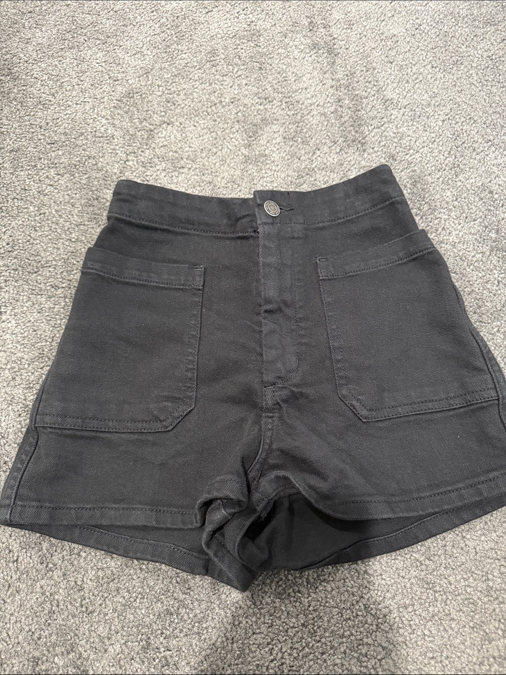 Wilfred High-Waist Black Women's Shorts with Front Patch Pockets